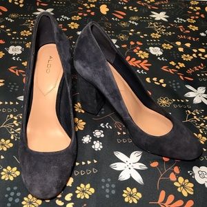 Suede blue Pumps heels. Aldo. Size 7-8. Women shoes with heels